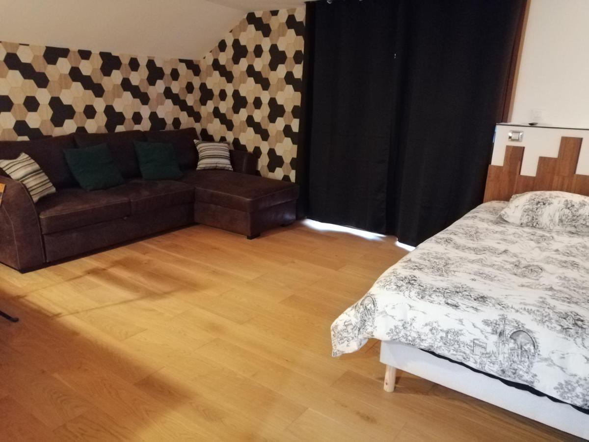 Le Gite Du Chtihameau Avec Piscine Interieure Privative, Selon Date Bassee エクステリア 写真